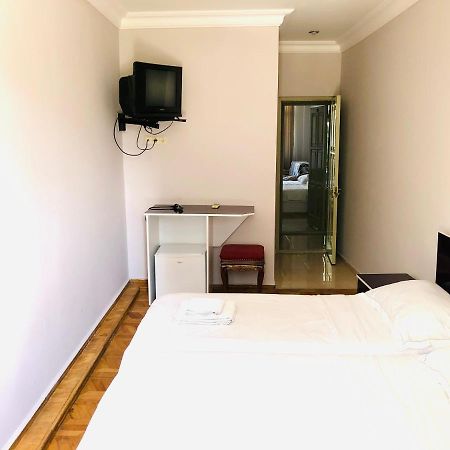 Hotel Dolphin Батуми Экстерьер фото