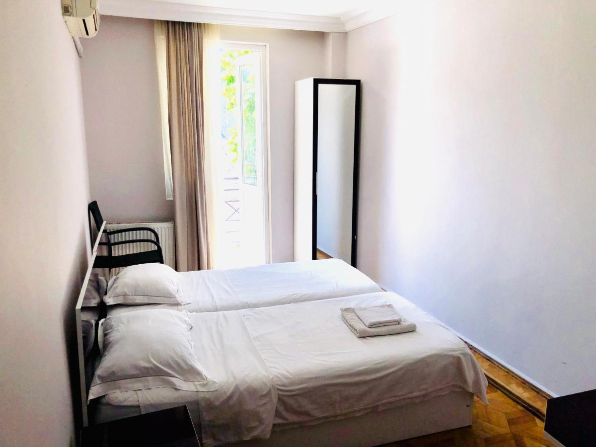 Hotel Dolphin Батуми Экстерьер фото