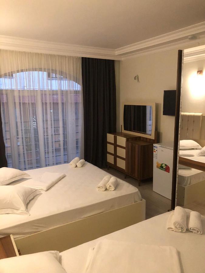Hotel Dolphin Батуми Экстерьер фото